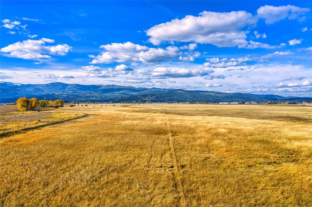 1040 Mount Highway 82 Somers MT 59932