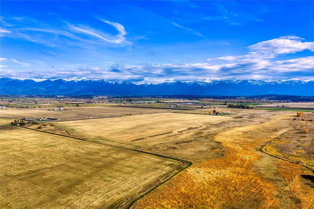1040 Mt Highway 82 Somers MT 59932
