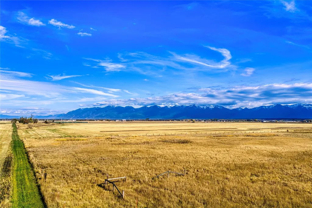 1040 Mount Highway 82 Somers MT 59932