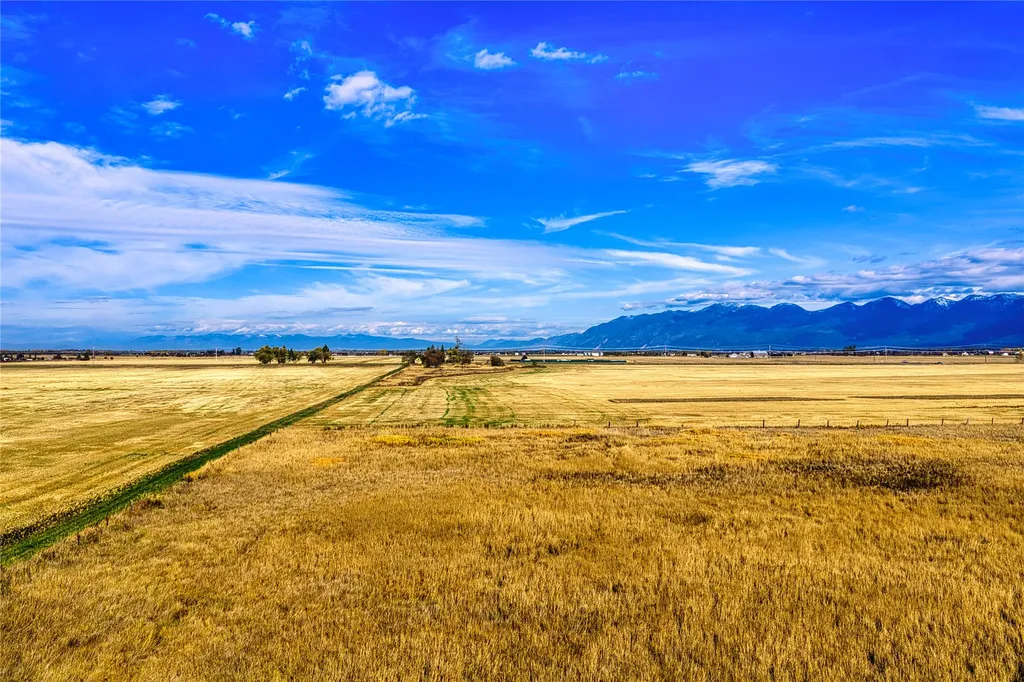 1164 Mt Highway 82 Somers MT 59932