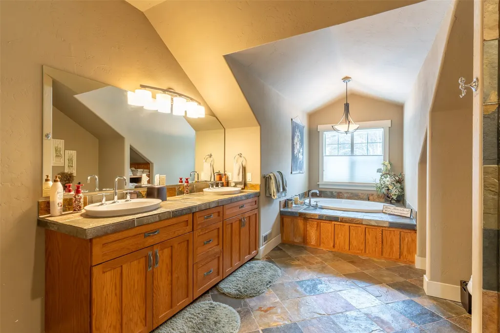 935 Pack Rat Lane Whitefish MT 59937