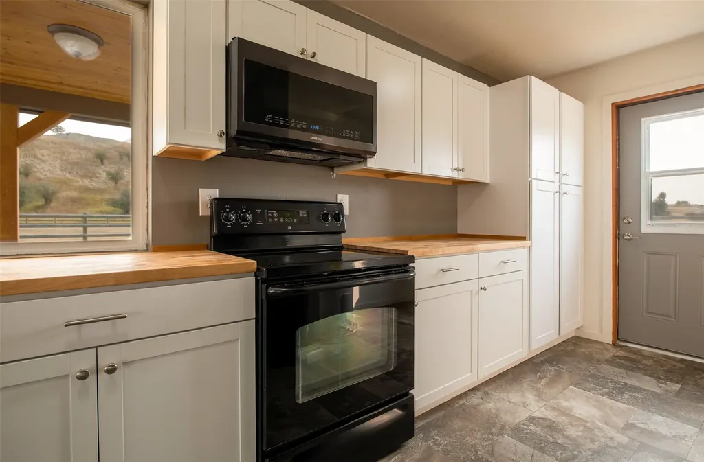 84 Hillside Lane Eureka MT 59917