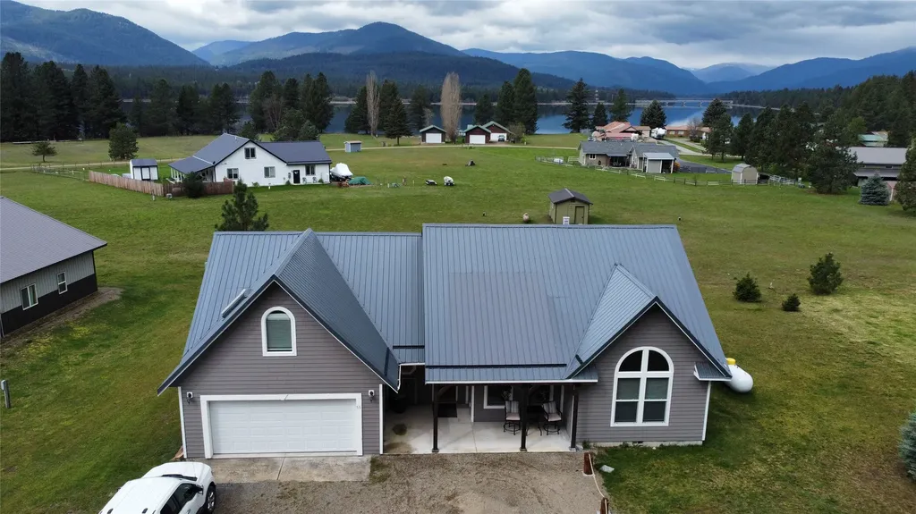 55 Lakeview Road Trout Creek MT 59874
