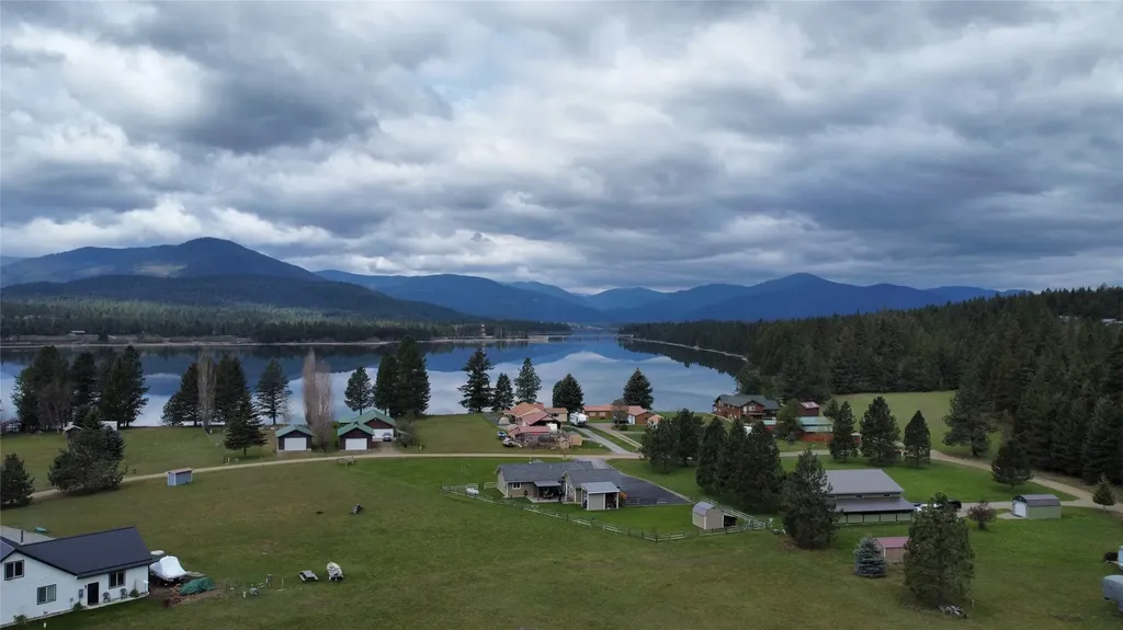 55 Lakeview Road Trout Creek MT 59874