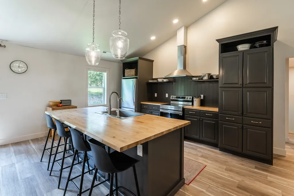 1004 Mooring Road Columbia Falls MT 59912