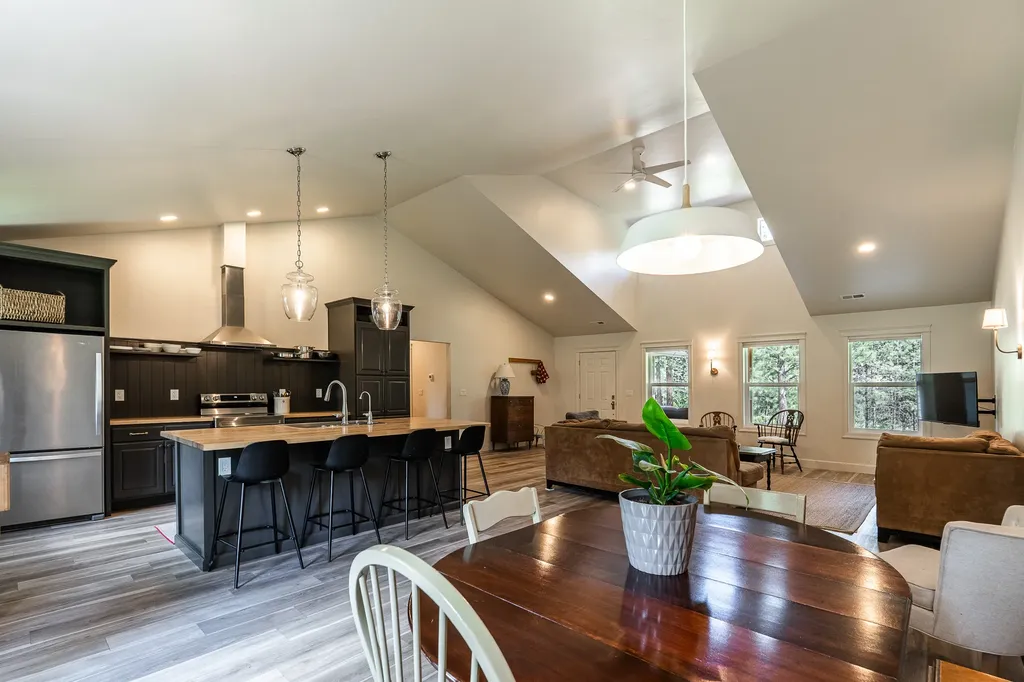1004 Mooring Road Columbia Falls MT 59912