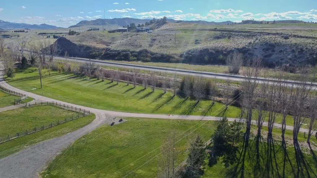 156 Barnes Lane Wolf Creek MT 59648