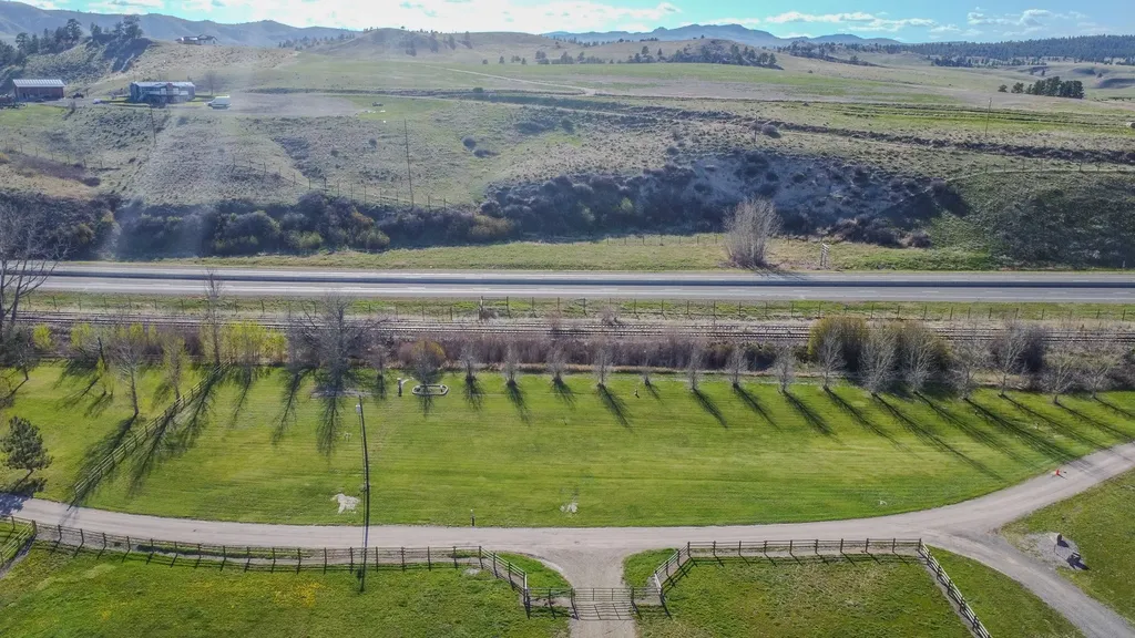 156 Barnes Lane Wolf Creek MT 59648