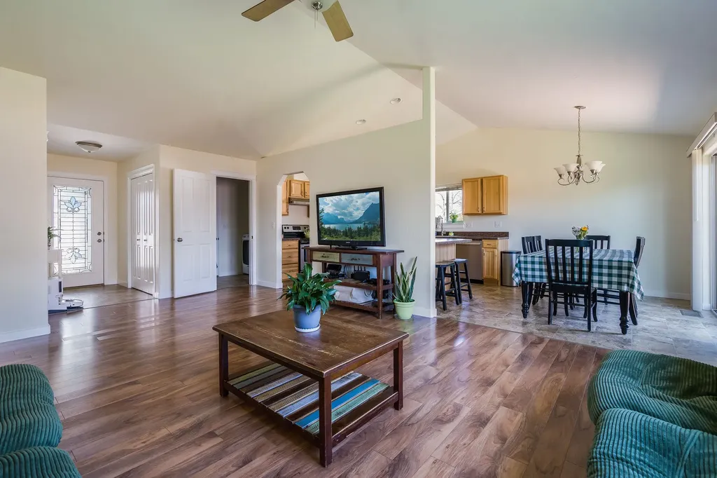 105 Oberlin Loop Kalispell MT 59901