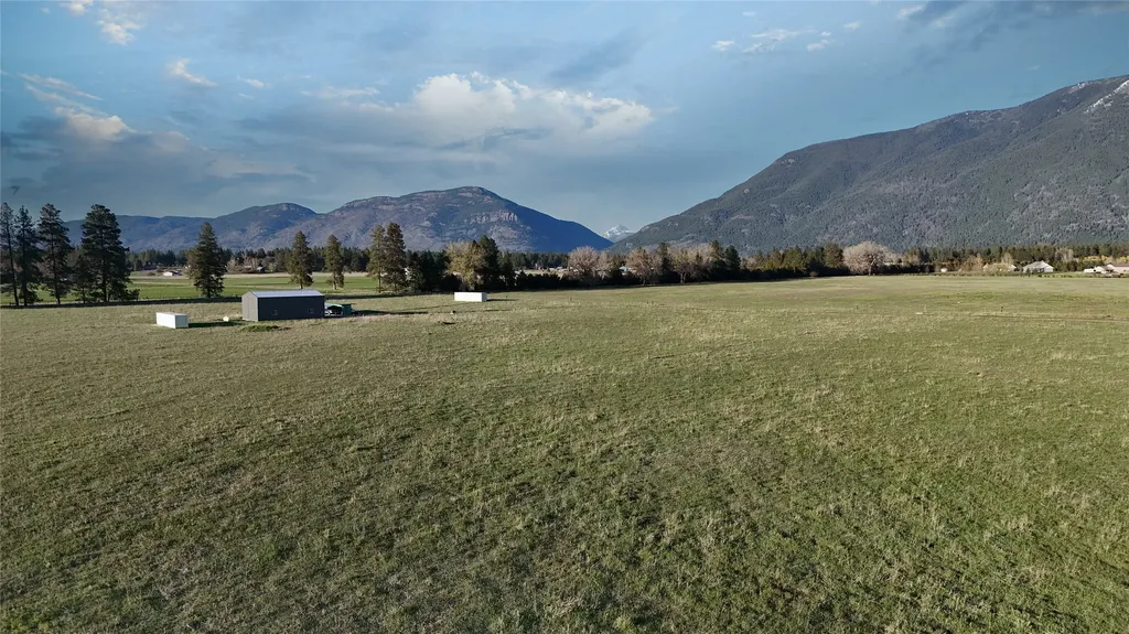 142 Fox Lane Columbia Falls MT 59912