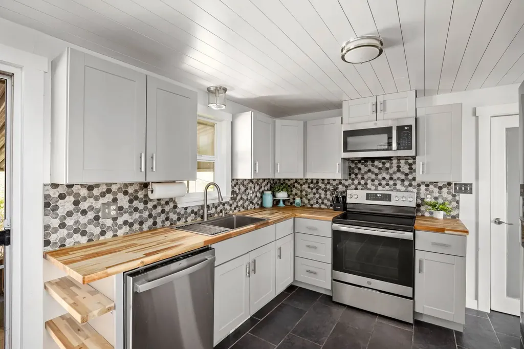 507 29th Avenue NE Great Falls MT 59404