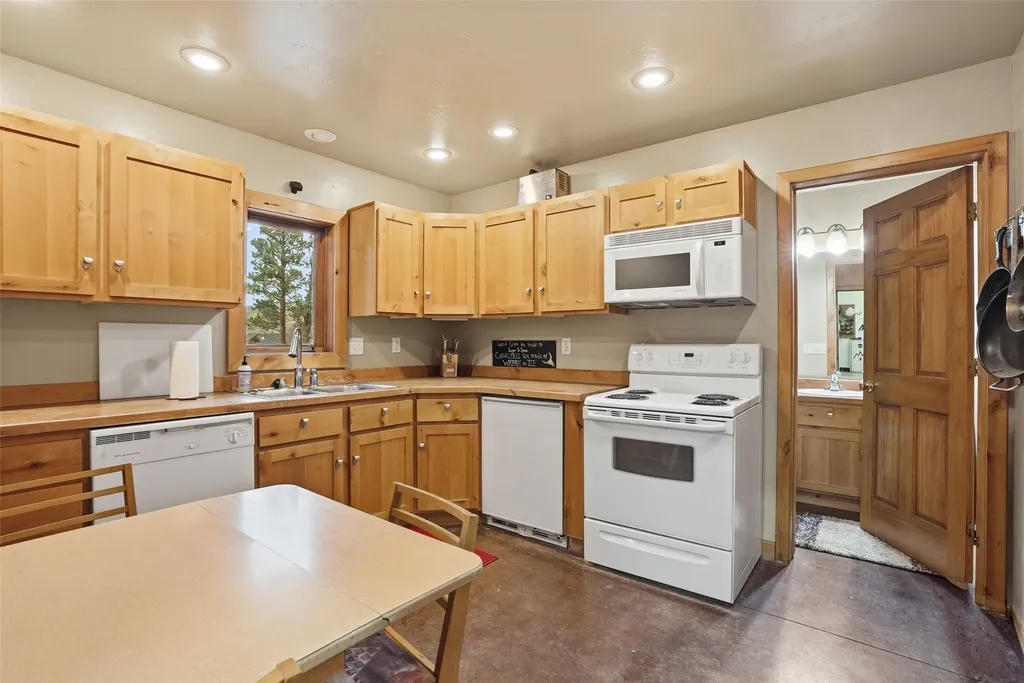 241 Orr Loop Darby MT 59829