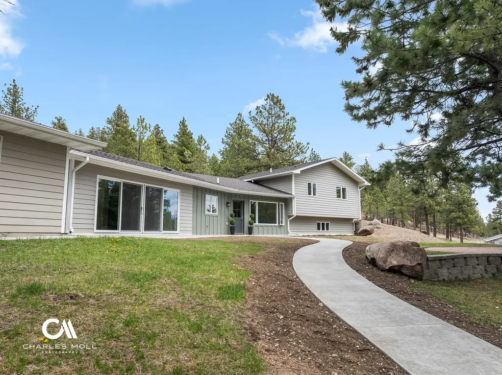 11 Bugle Road Clancy MT 59634