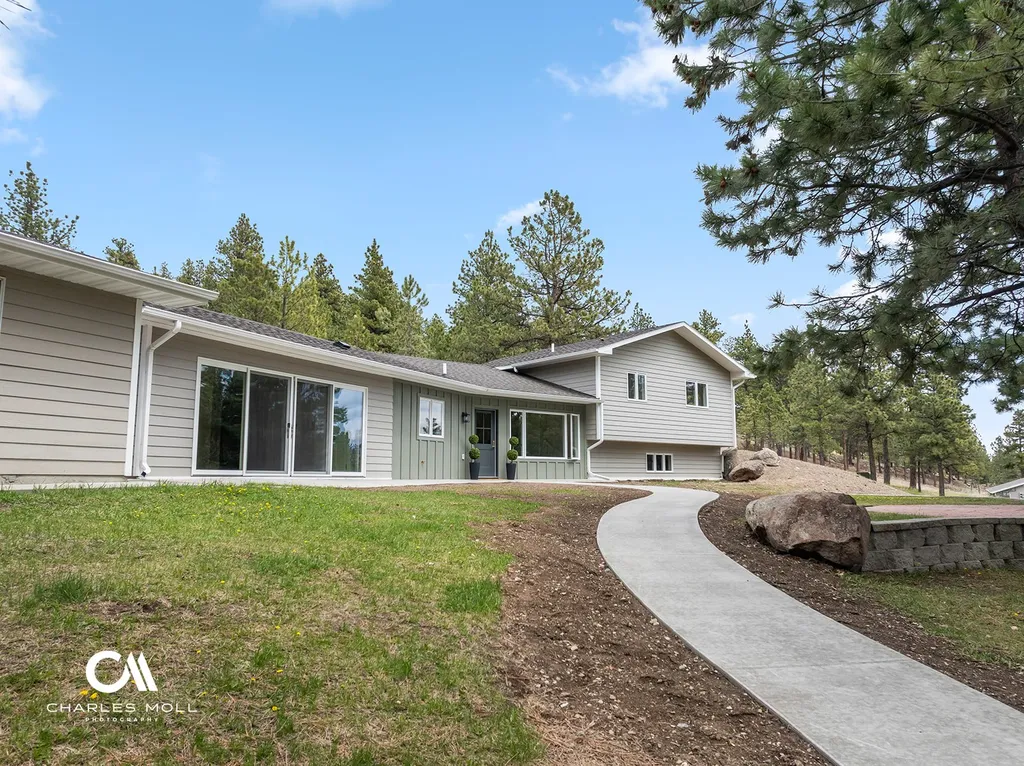 11 Bugle Road Clancy MT 59634