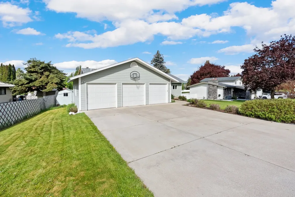 310 Hilltop Avenue Kalispell MT 59901