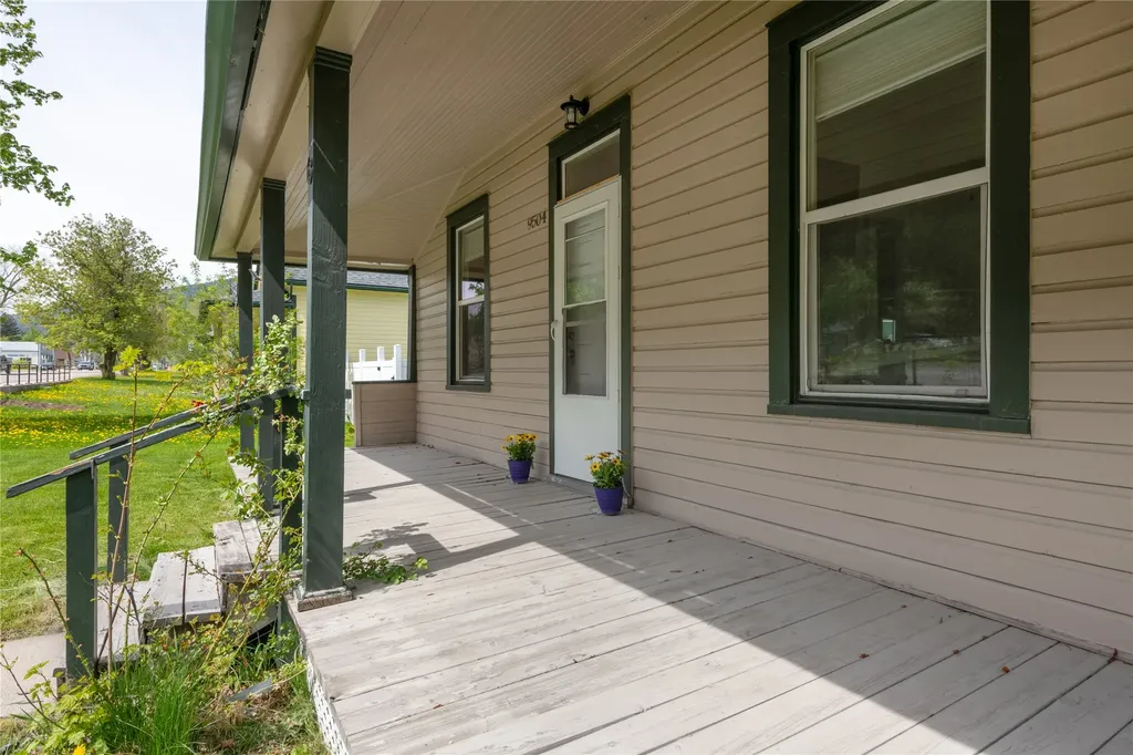 9504 Highway 200 E Bonner MT 59823