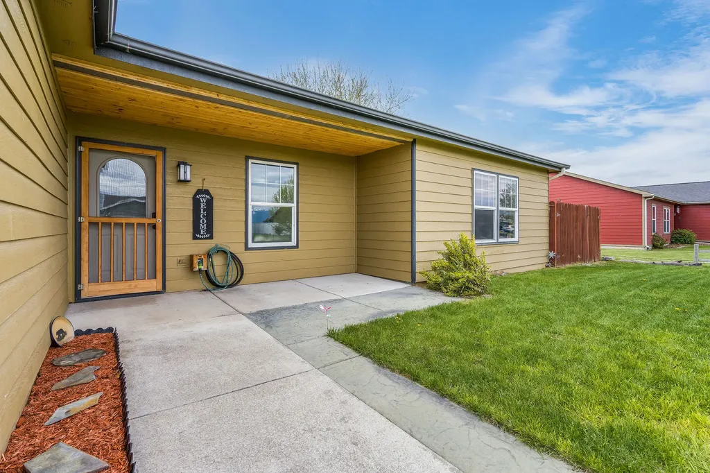 1401 Klondyke Loop Somers MT 59932
