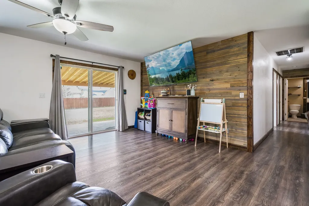 1401 Klondyke Loop Somers MT 59932