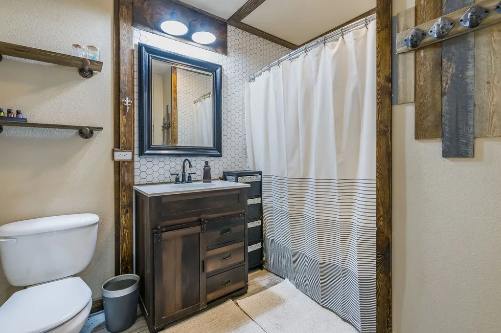 1401 Klondyke Loop Somers MT 59932
