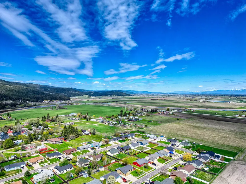 1401 Klondyke Loop Somers MT 59932