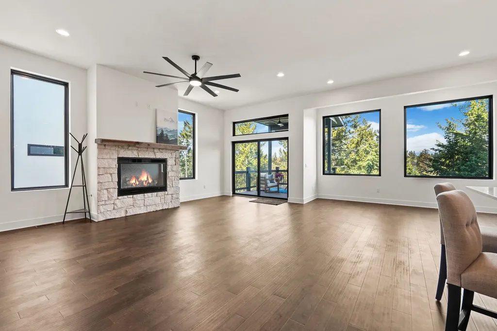 215 Whisper Ridge Drive Bigfork MT 59911