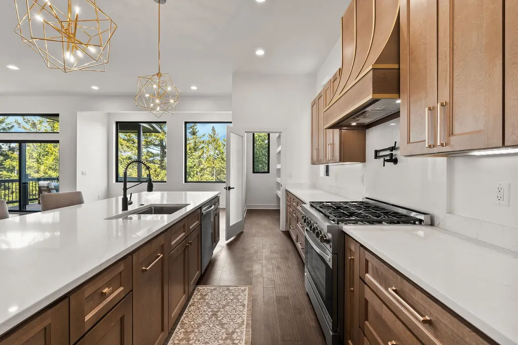 215 Whisper Ridge Drive Bigfork MT 59911