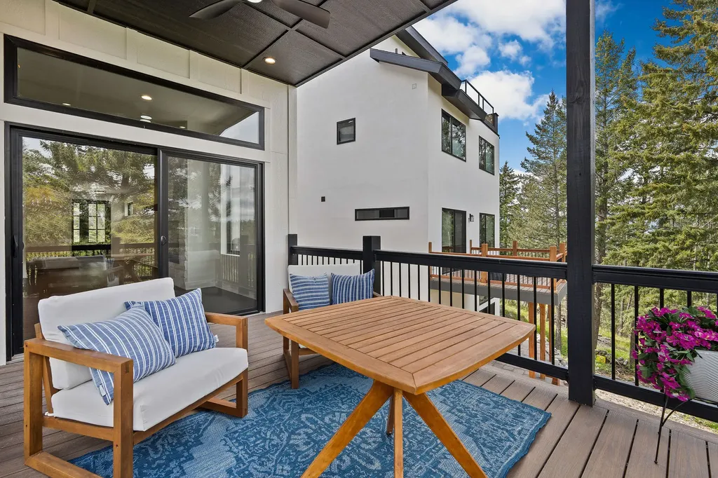 215 Whisper Ridge Drive Bigfork MT 59911