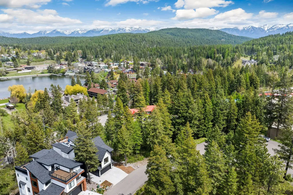 215 Whisper Ridge Drive Bigfork MT 59911