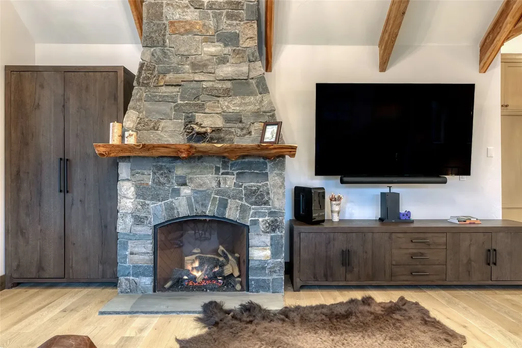 30 Bear Dance Village Bigfork MT 59911