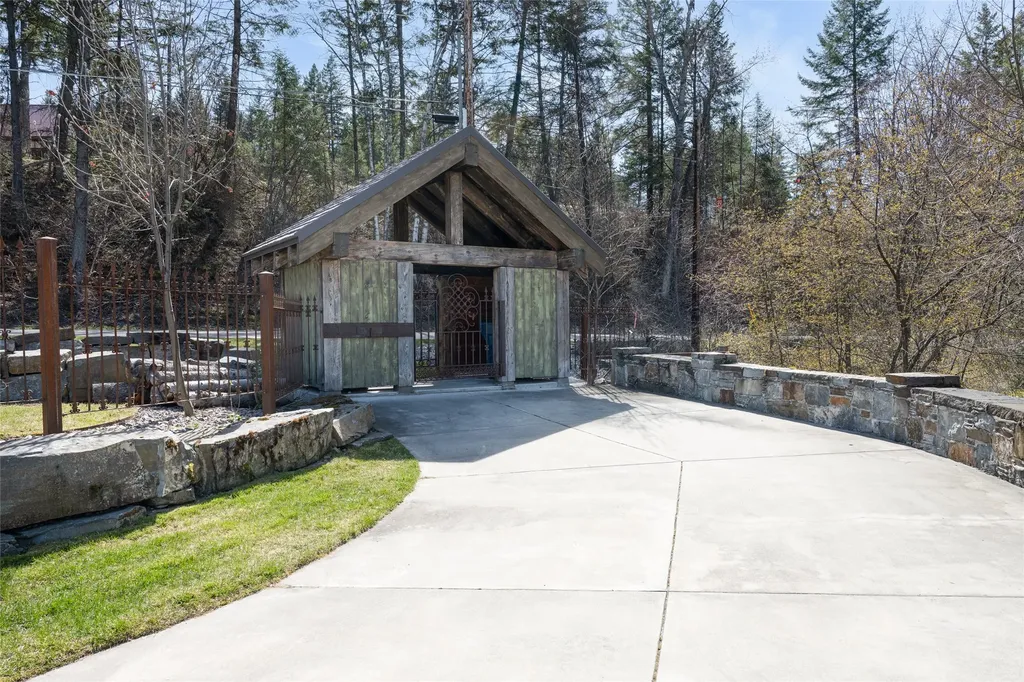 30 Bear Dance Village Bigfork MT 59911