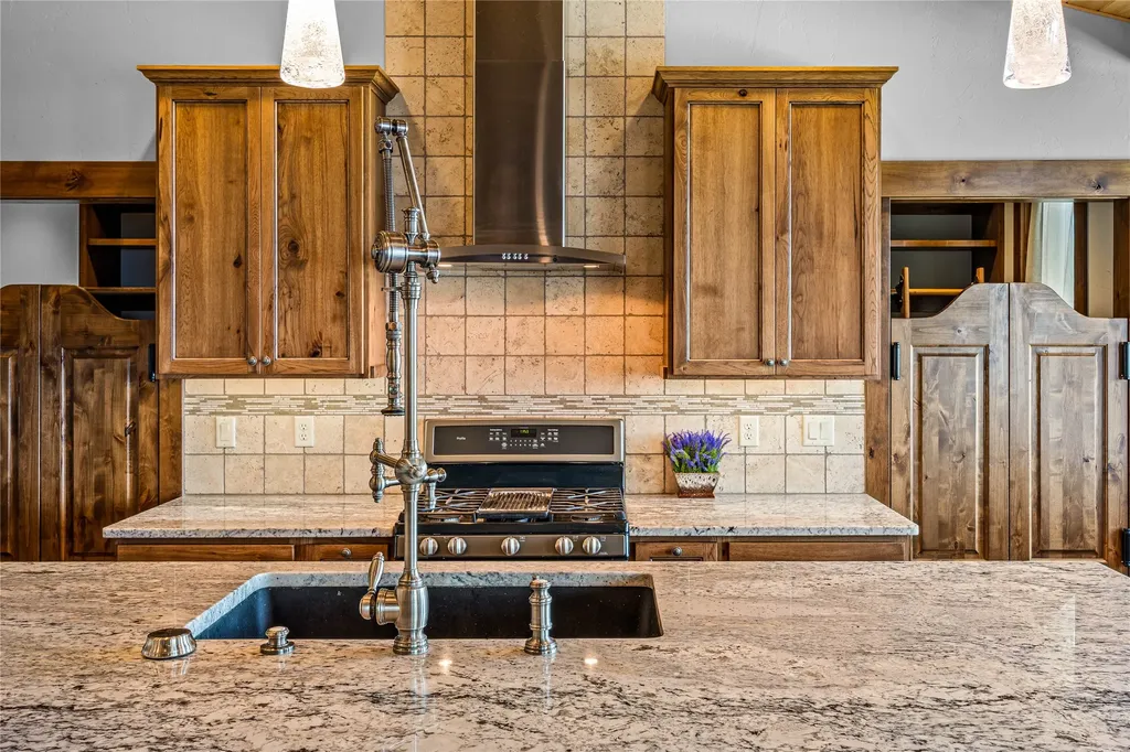 447 Labrador Trail Corvallis MT 59828