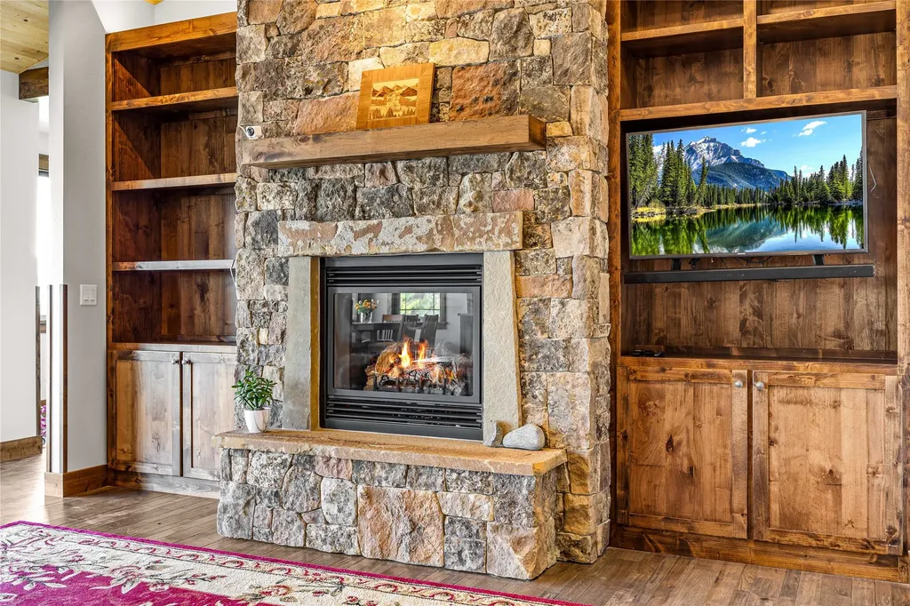 447 Labrador Trail Corvallis MT 59828