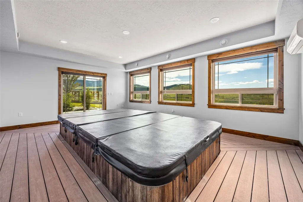 447 Labrador Trail Corvallis MT 59828