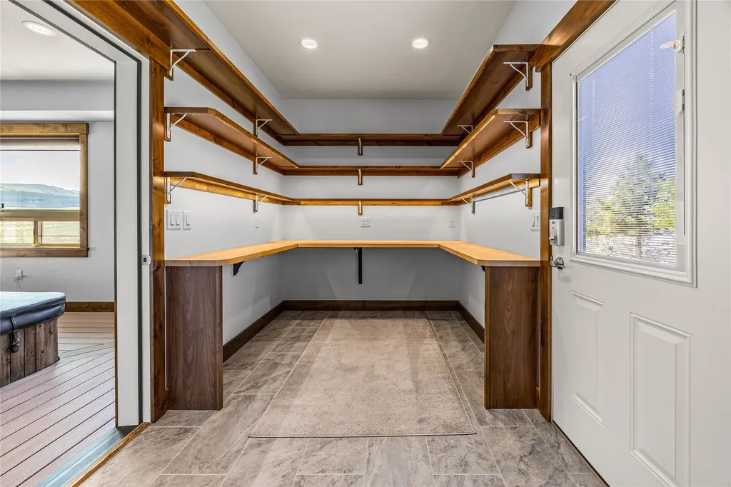 447 Labrador Trail Corvallis MT 59828