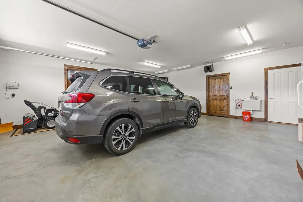 447 Labrador Trail Corvallis MT 59828
