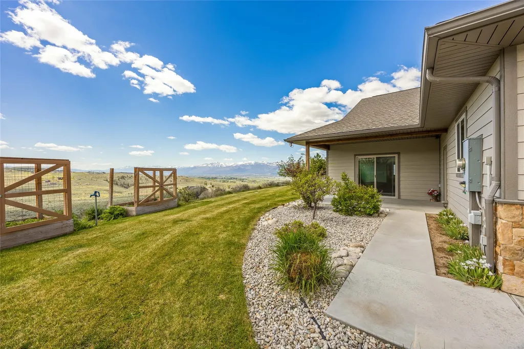447 Labrador Trail Corvallis MT 59828