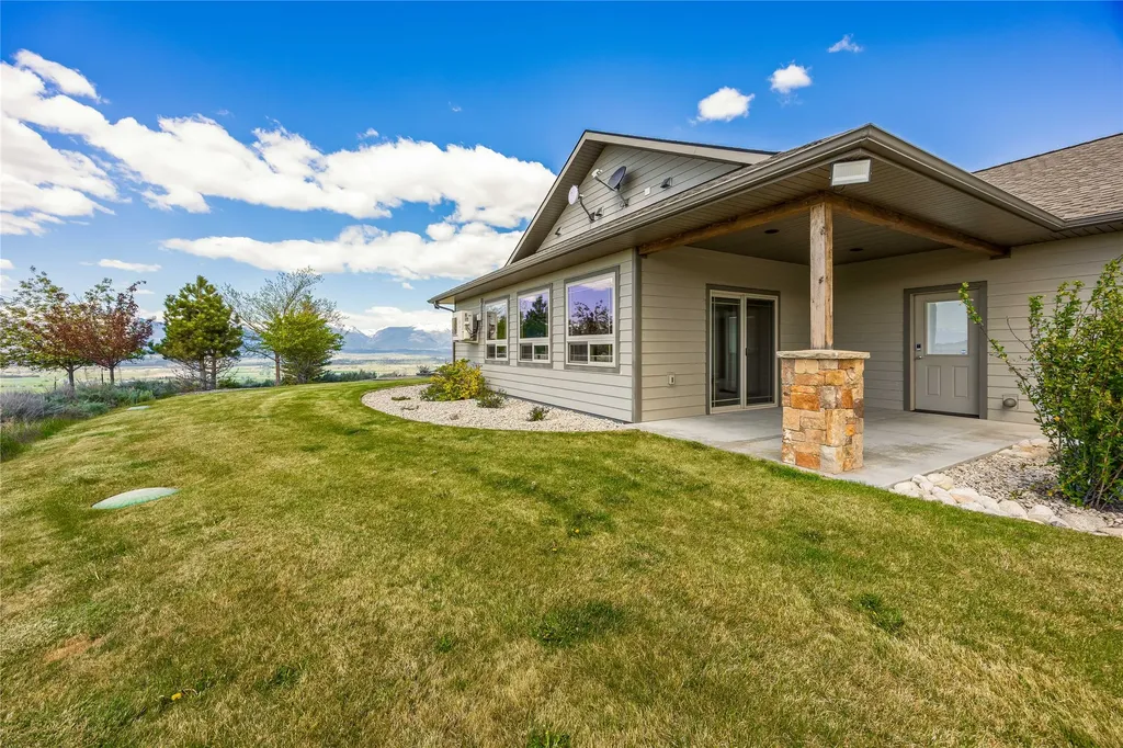 447 Labrador Trail Corvallis MT 59828