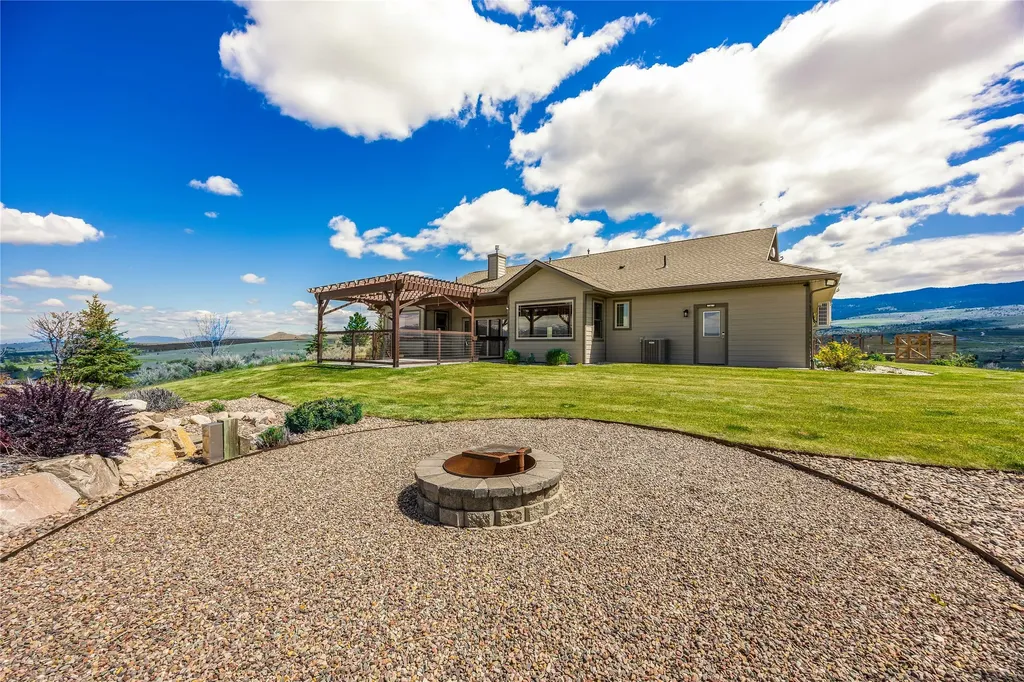 447 Labrador Trail Corvallis MT 59828
