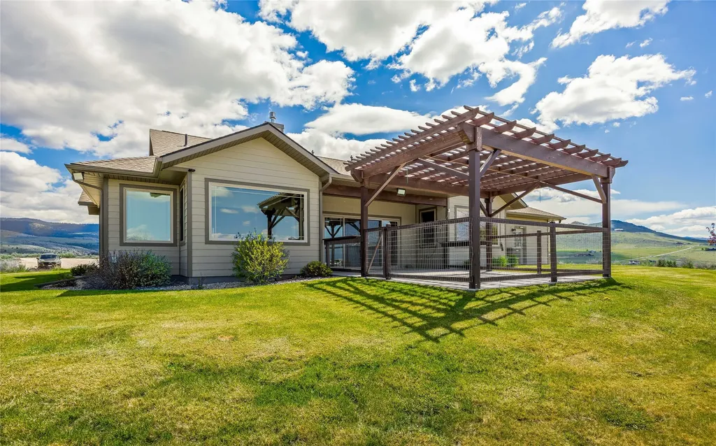 447 Labrador Trail Corvallis MT 59828