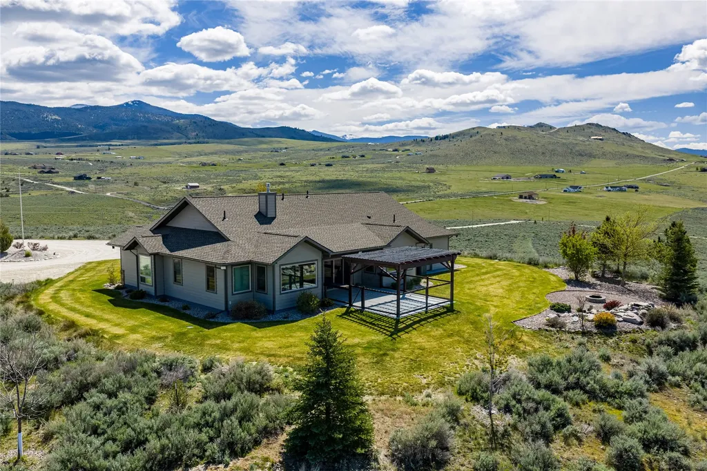 447 Labrador Trail Corvallis MT 59828