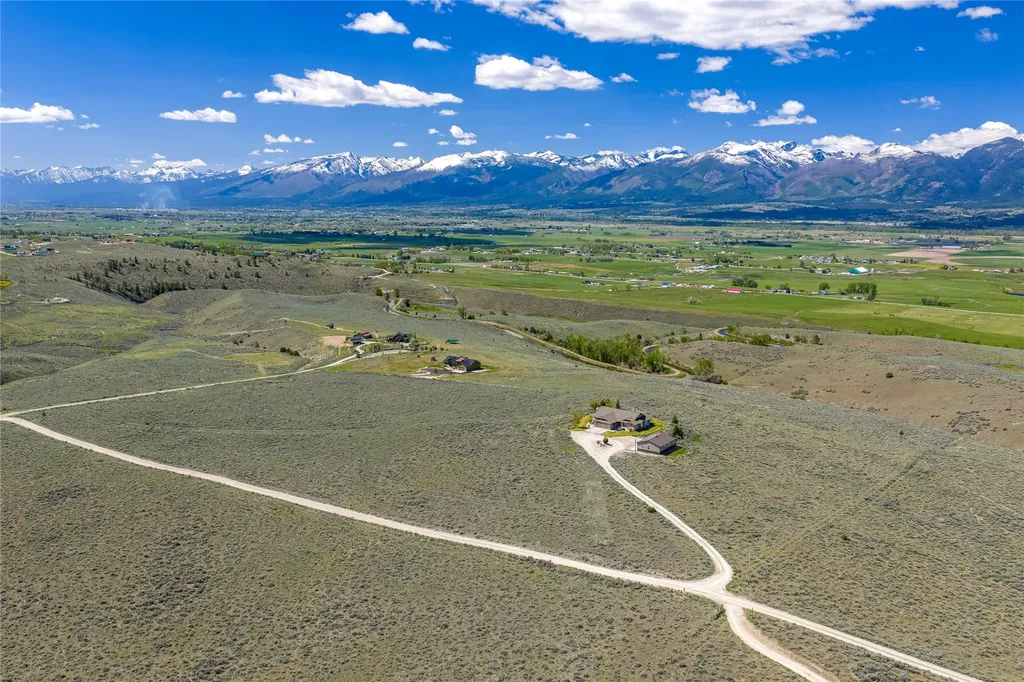 447 Labrador Trail Corvallis MT 59828