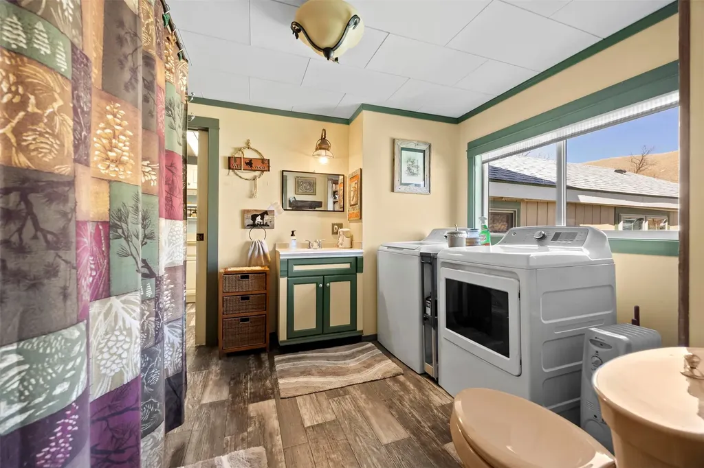 967 Mt Hwy 2 W Whitehall MT 59759
