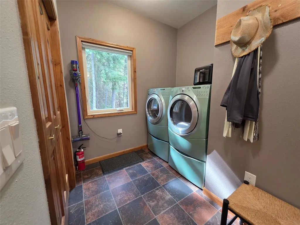 26 Castele Lane Trout Creek MT 59874