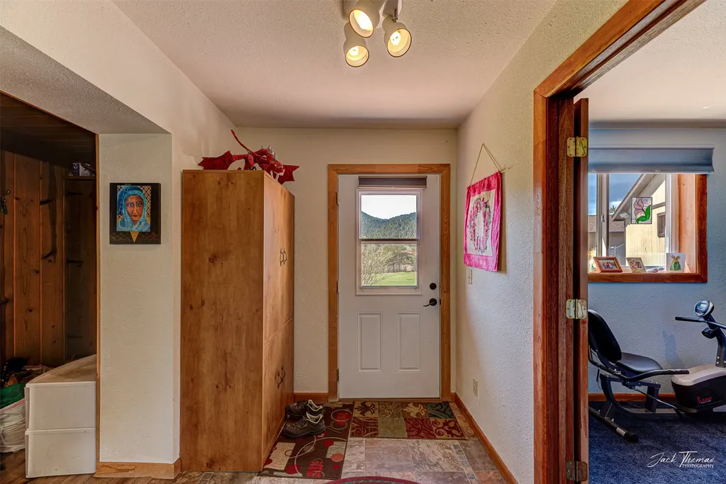 11 Fiddlers Green Clancy MT 59634