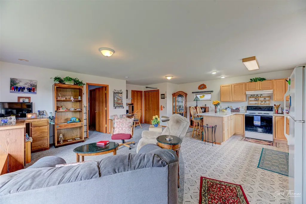 11 Fiddlers Green Clancy MT 59634