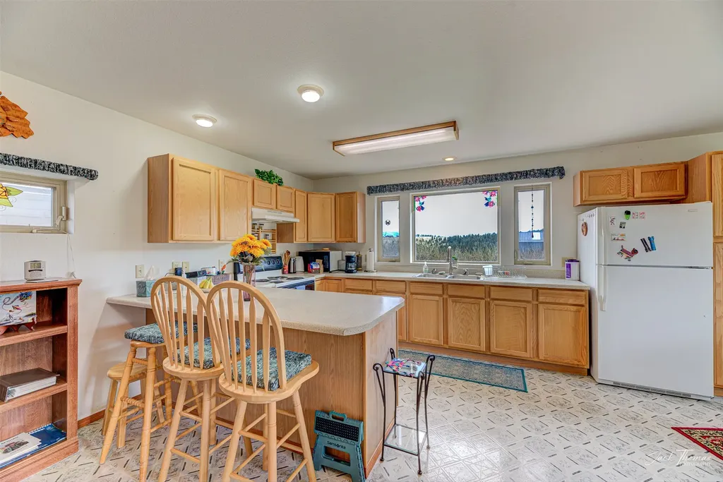 11 Fiddlers Green Clancy MT 59634