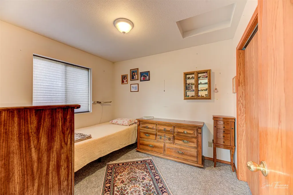11 Fiddlers Green Clancy MT 59634