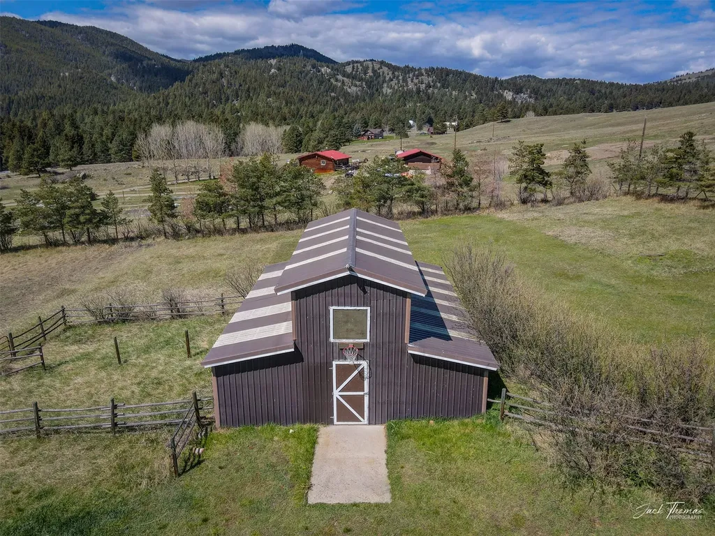 11 Fiddlers Green Clancy MT 59634