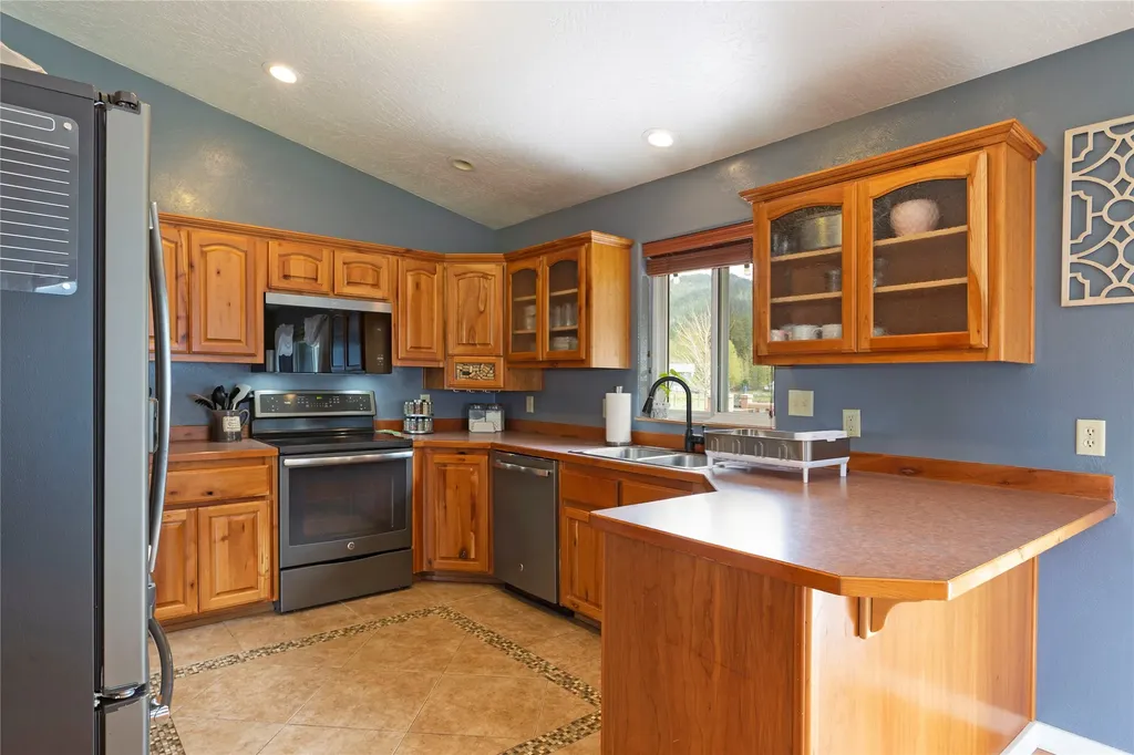 21133 Handley Loop Clinton MT 59825