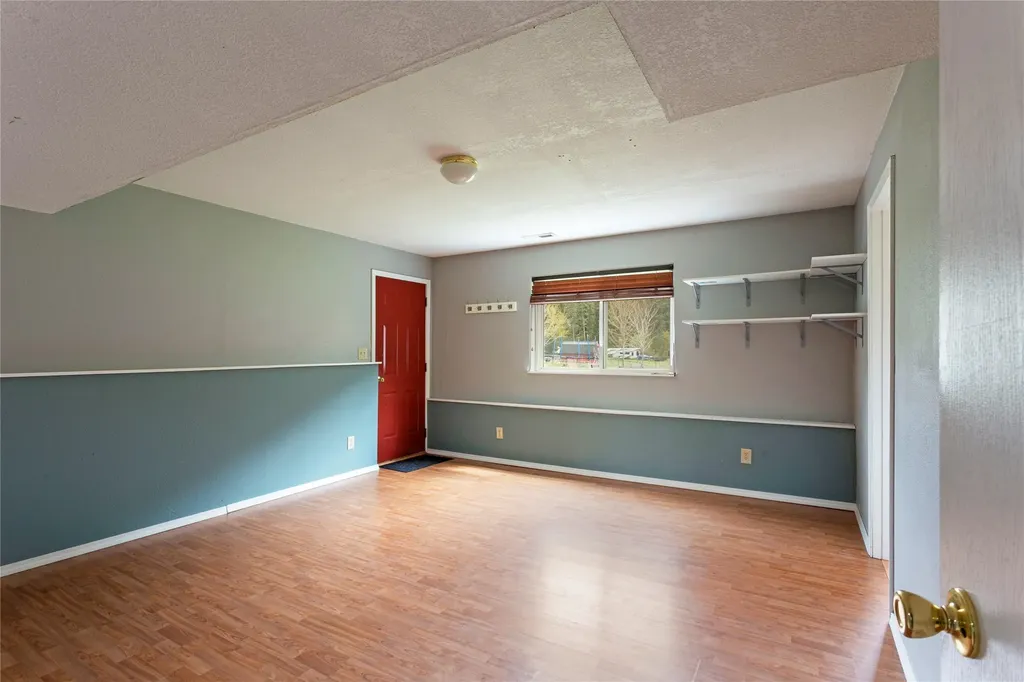 21133 Handley Loop Clinton MT 59825